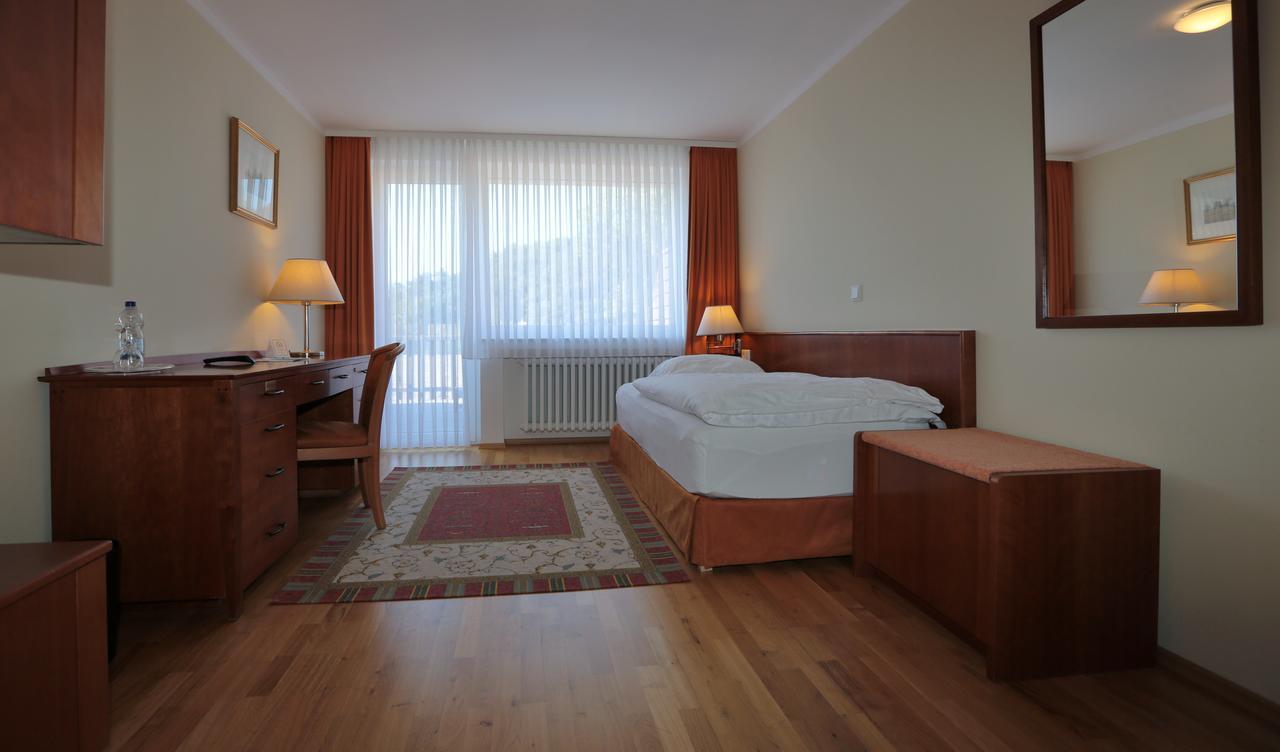 Hotel Am Rossberg Altenahr Esterno foto